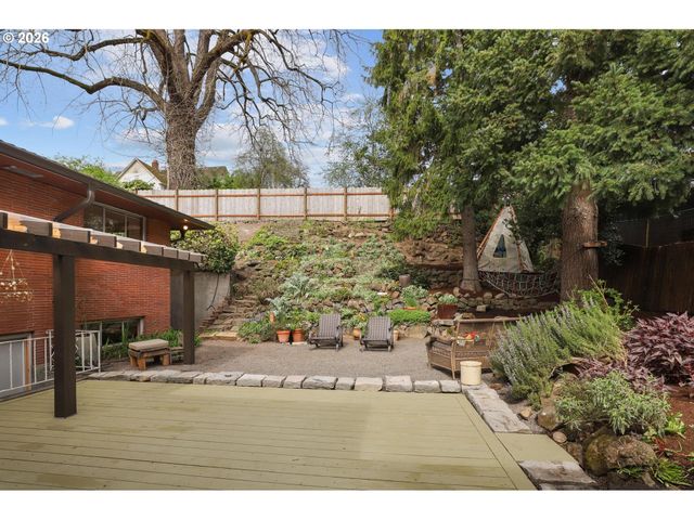 4111 Se BROOKLYN St, Portland, OR 97202