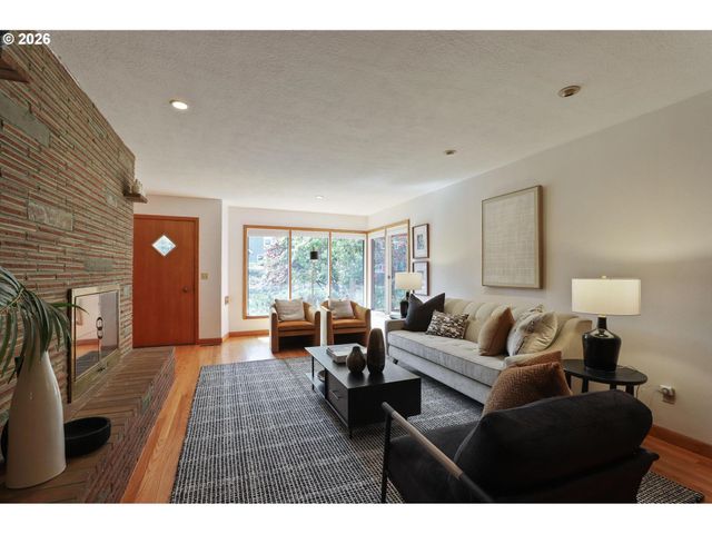 4111 Se BROOKLYN St, Portland, OR 97202