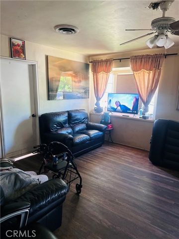 1196 N Hamilton Boulevard, Pomona, CA 91768