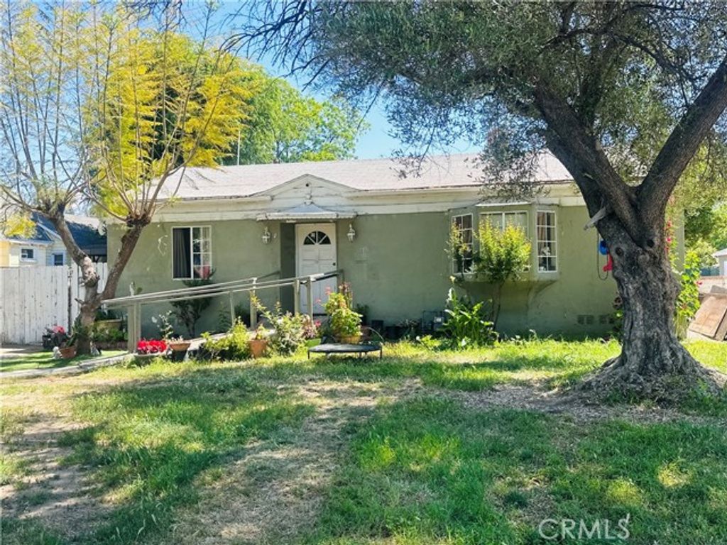 1196 N Hamilton Boulevard, Pomona, CA 91768