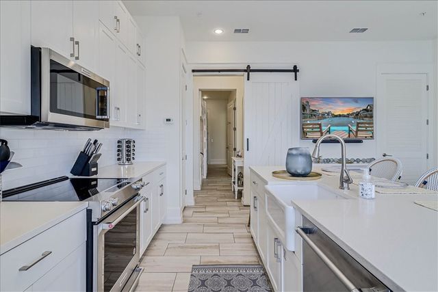190 Social Cr 10-303, Port Aransas, TX 78373