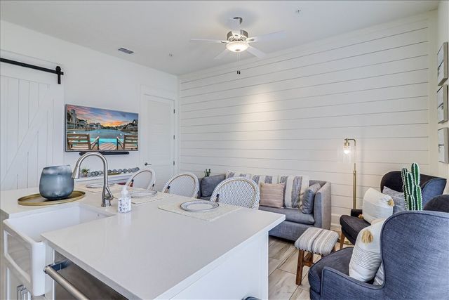 190 Social Cr 10-303, Port Aransas, TX 78373