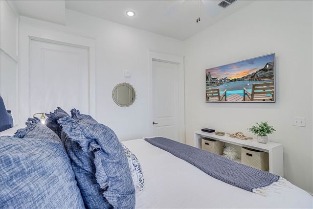 190 Social Cr 10-303, Port Aransas, TX 78373