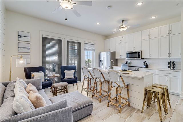 190 Social Cr 10-303, Port Aransas, TX 78373