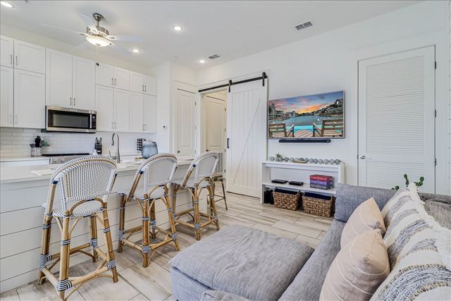 190 Social Cr 10-303, Port Aransas, TX 78373