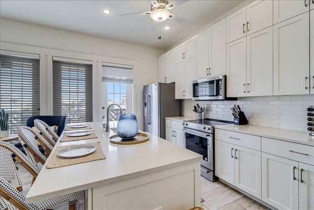 190 Social Cr 10-303, Port Aransas, TX 78373