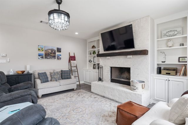 656 Calmwater Court, Mabank, TX 75143