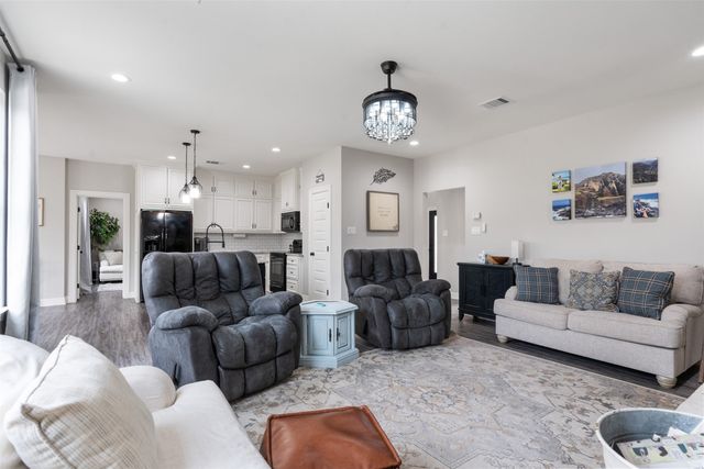 656 Calmwater Court, Mabank, TX 75143