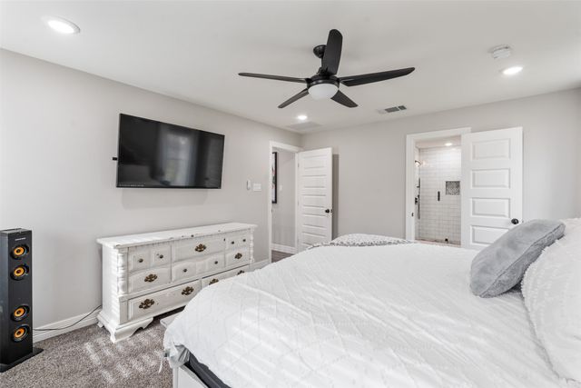 656 Calmwater Court, Mabank, TX 75143