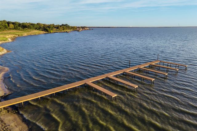 656 Calmwater Court, Mabank, TX 75143