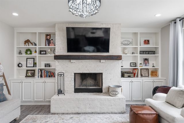 656 Calmwater Court, Mabank, TX 75143