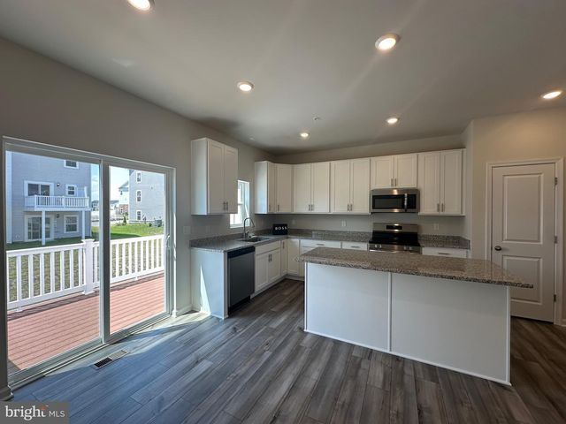 5631 LUDLOW PL, White Plains, MD 20695