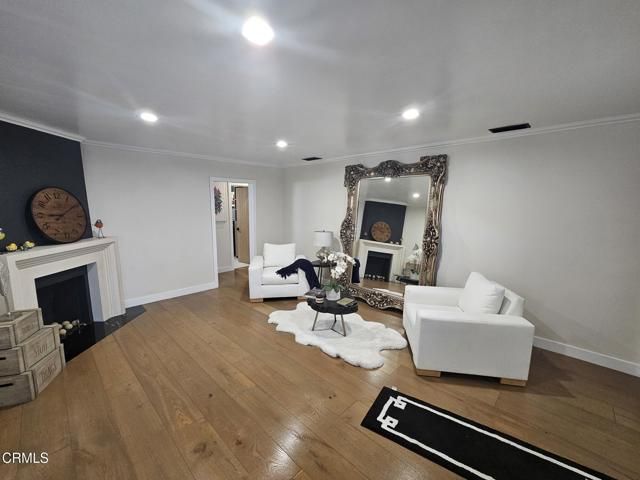 1700 N Pass Avenue, Burbank, CA 91505