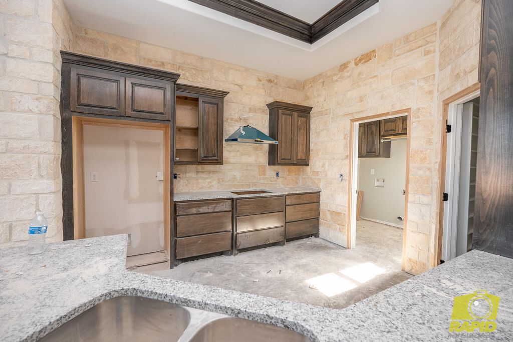 Image 6 of property listing at 3990 Wildebeest Way, San Angelo, TX 76901