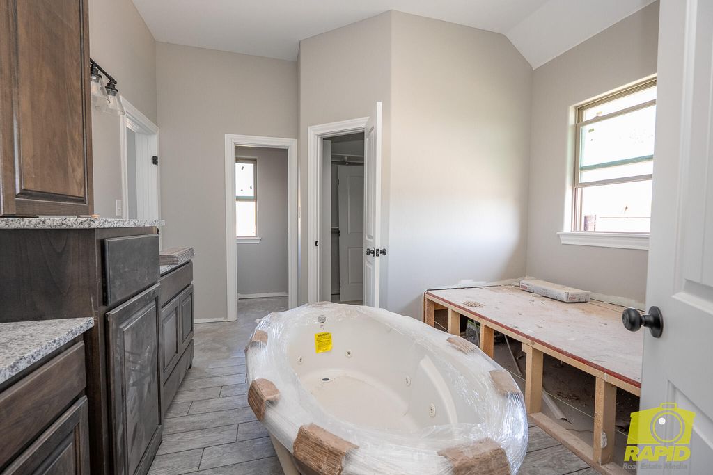 Image 9 of property listing at 3990 Wildebeest Way, San Angelo, TX 76901