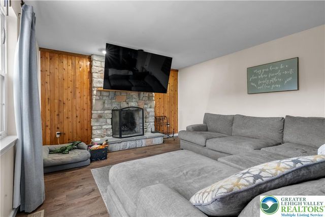 174 Cherry Hill Road, Bushkill Twp, PA 18064