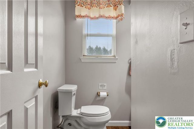 174 Cherry Hill Road, Bushkill Twp, PA 18064