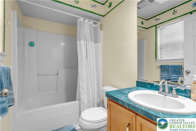 174 Cherry Hill Road, Bushkill Twp, PA 18064