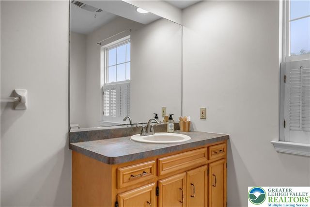 174 Cherry Hill Road, Bushkill Twp, PA 18064