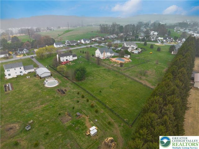 174 Cherry Hill Road, Bushkill Twp, PA 18064