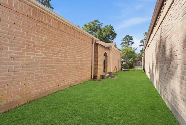 3111 Breezy Pines Court, Kingwood, TX 77339