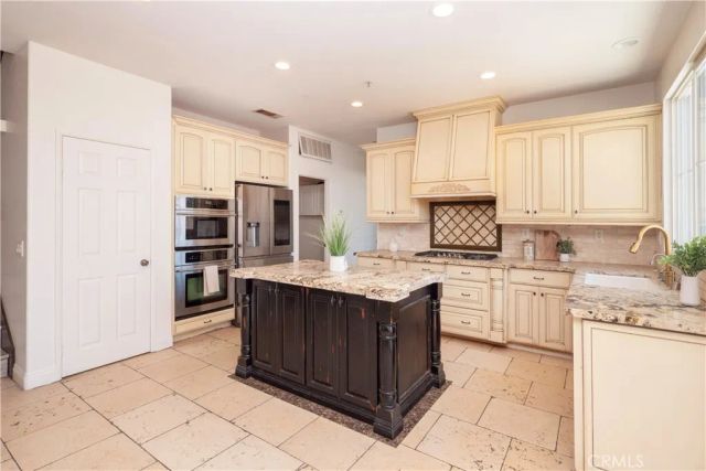 5764 Riverwood, Fontana, CA 92336