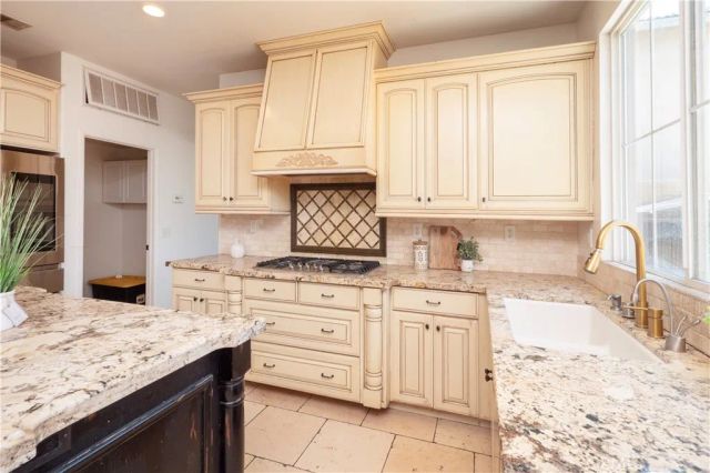 5764 Riverwood, Fontana, CA 92336