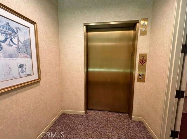 234 S Gale Drive 105, Beverly Hills, CA 90211