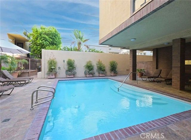 234 S Gale Drive 105, Beverly Hills, CA 90211