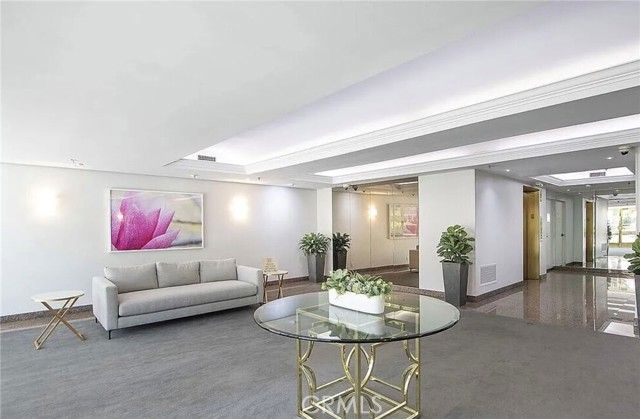 234 S Gale Drive 105, Beverly Hills, CA 90211