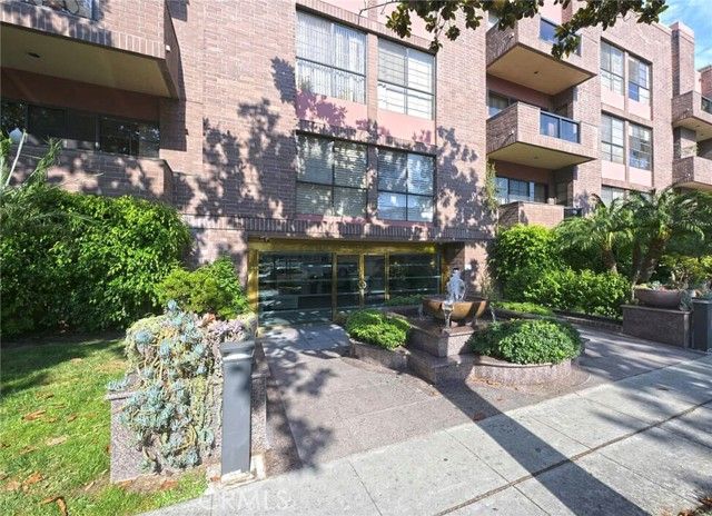 234 S Gale Drive 105, Beverly Hills, CA 90211