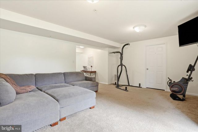 2113 INFANTRY DR, Frederick, MD 21702