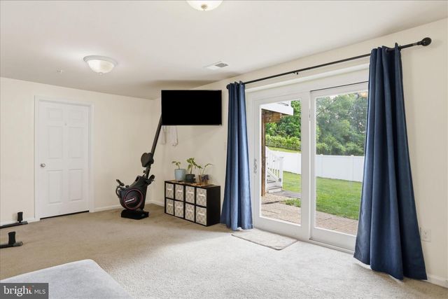 2113 INFANTRY DR, Frederick, MD 21702