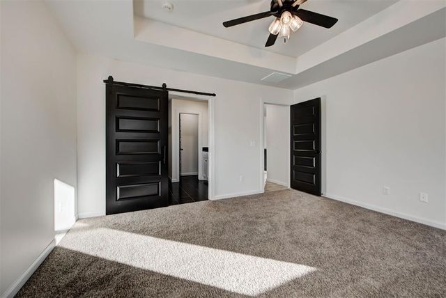 2004 W Flintlock Way, Mustang, OK 73064