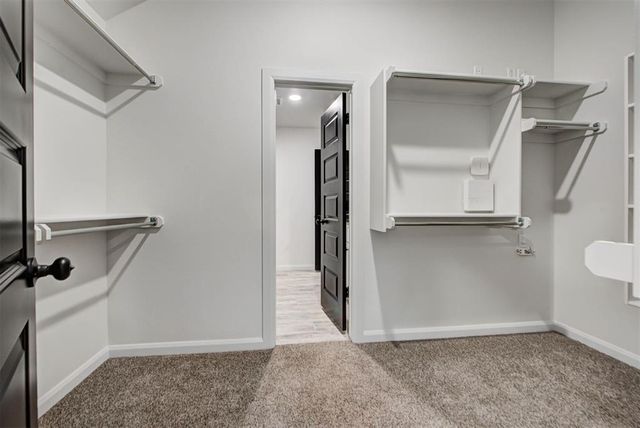 2004 W Flintlock Way, Mustang, OK 73064