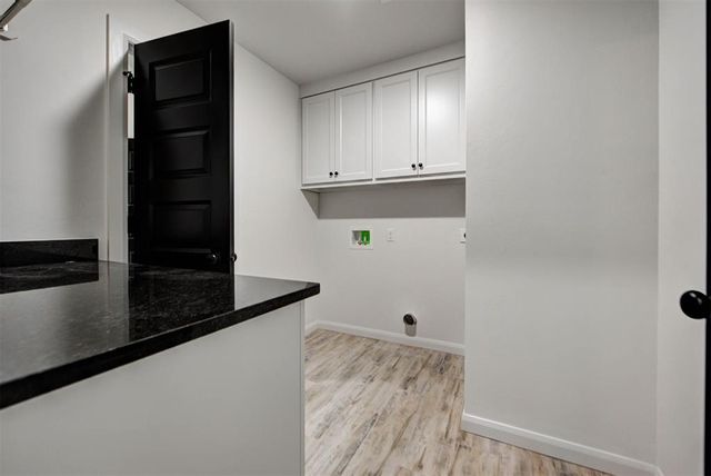 2004 W Flintlock Way, Mustang, OK 73064