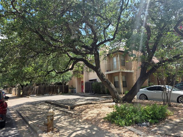 8418 Fathom CIR A-104, Austin, TX 78750