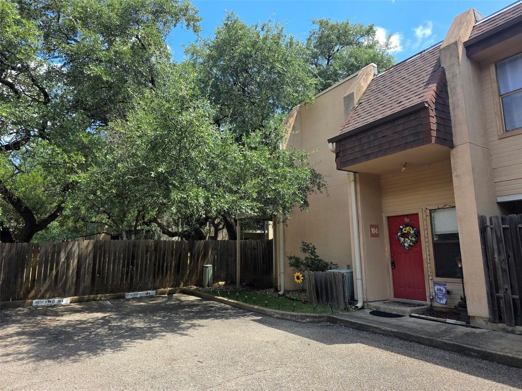 8418 Fathom CIR A-104, Austin, TX 78750