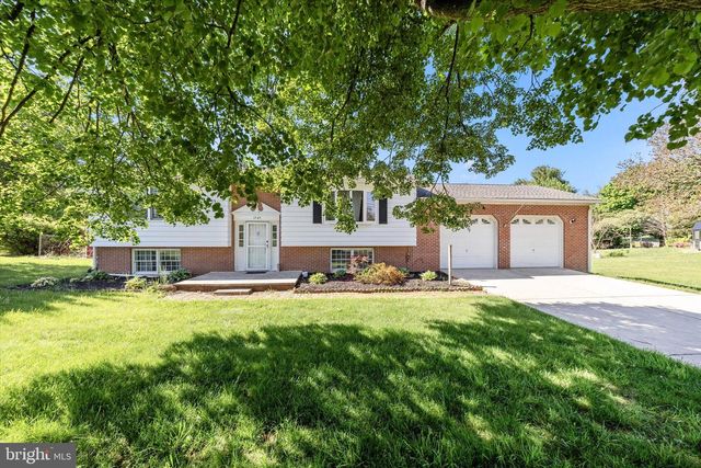 1545 TUSCAWILLA DR, Charles Town, WV 25414