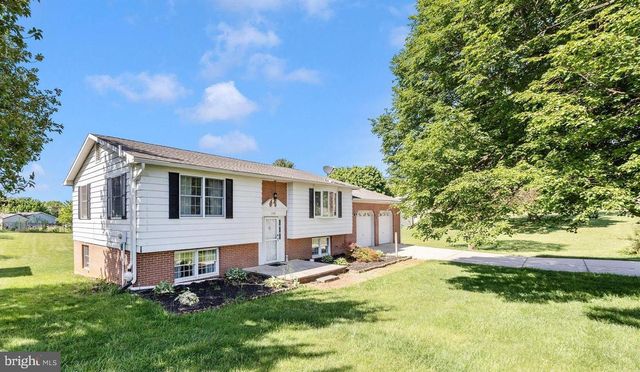 1545 TUSCAWILLA DR, Charles Town, WV 25414