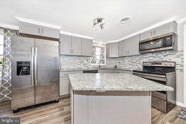 1545 TUSCAWILLA DR, Charles Town, WV 25414