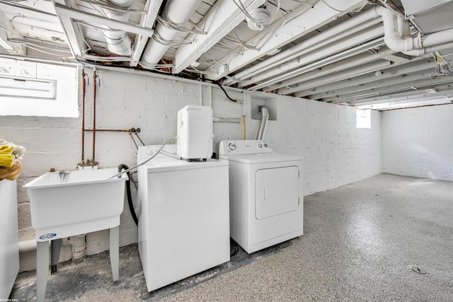 1444 Bennaville Avenue, Birmingham, MI 48009