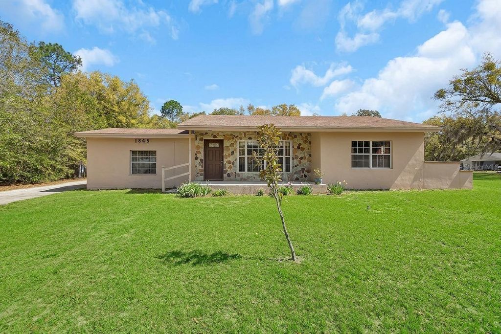 1845 MANOR WAY, Deland, FL 32720