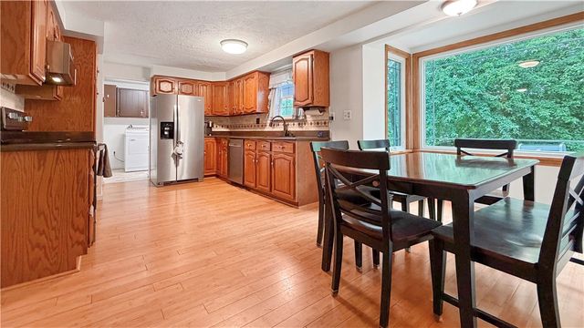 103 Lakeview Dr, Robinson Twp, PA 15136