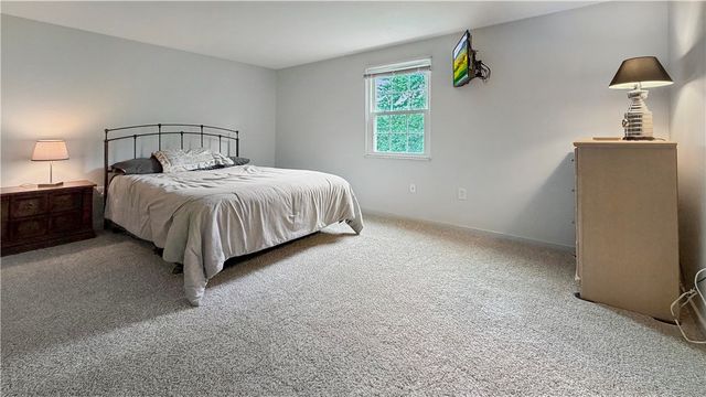 103 Lakeview Dr, Robinson Twp, PA 15136