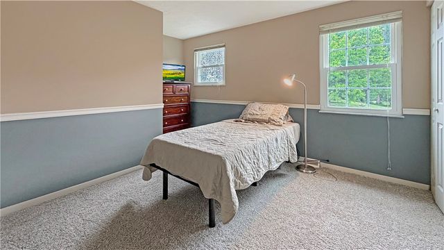 103 Lakeview Dr, Robinson Twp, PA 15136