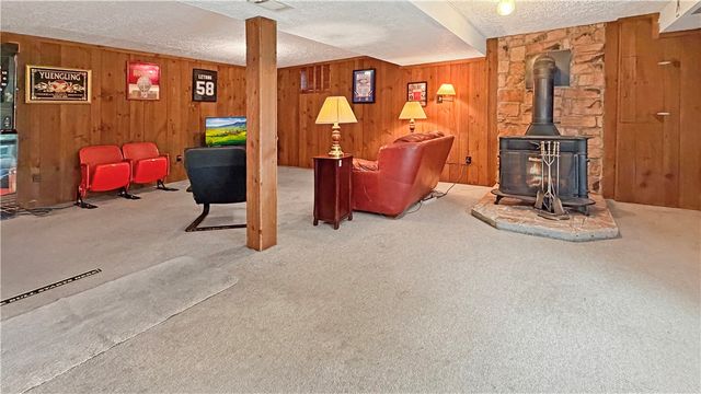 103 Lakeview Dr, Robinson Twp, PA 15136