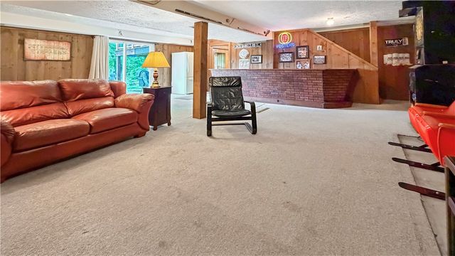 103 Lakeview Dr, Robinson Twp, PA 15136