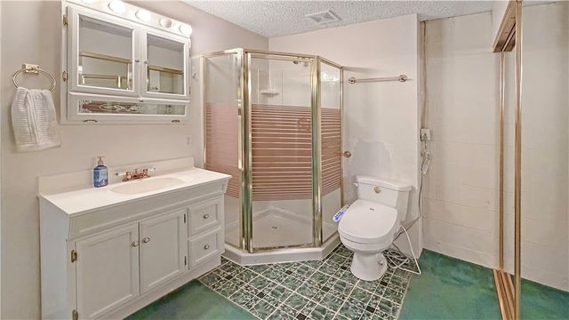 103 Lakeview Dr, Robinson Twp, PA 15136