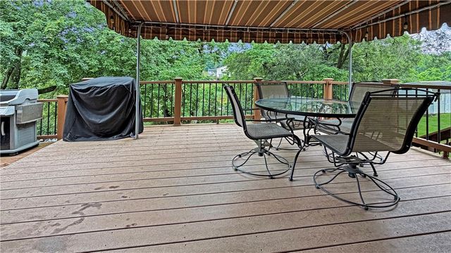 103 Lakeview Dr, Robinson Twp, PA 15136